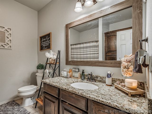 808 N E Street, Eufaula, OK 74432