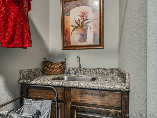 808 N E Street, Eufaula, OK 74432