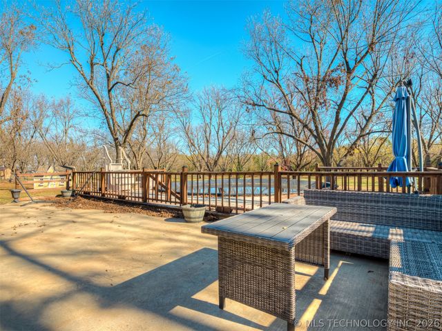 808 N E Street, Eufaula, OK 74432