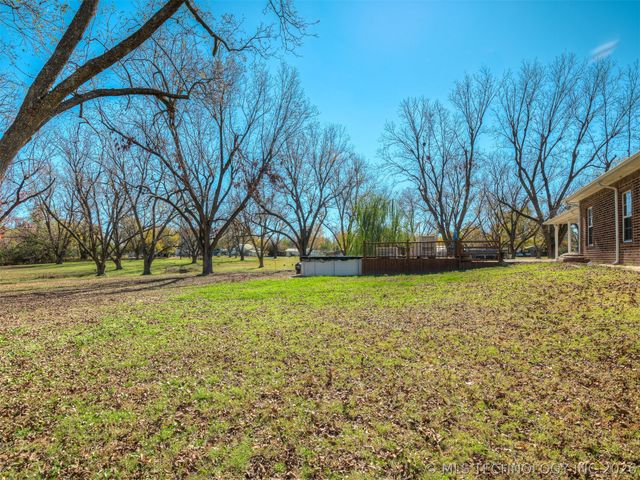 808 N E Street, Eufaula, OK 74432