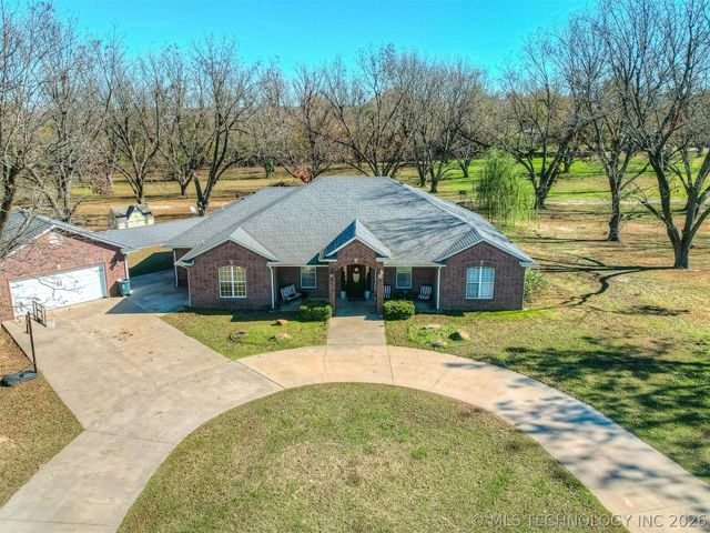 808 N E Street, Eufaula, OK 74432
