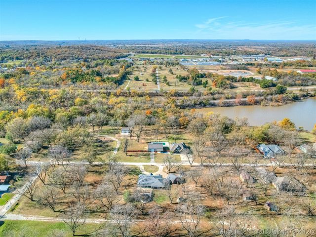 808 N E Street, Eufaula, OK 74432