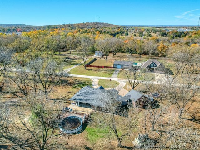 808 N E Street, Eufaula, OK 74432