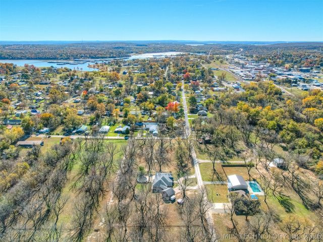 808 N E Street, Eufaula, OK 74432