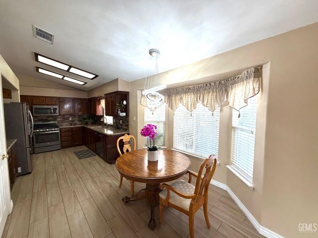 11126 New Forest Drive, Bakersfield, CA 93312