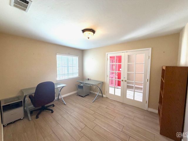 11126 New Forest Drive, Bakersfield, CA 93312