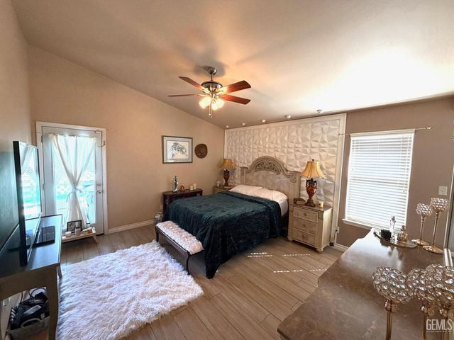 11126 New Forest Drive, Bakersfield, CA 93312