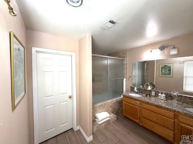 11126 New Forest Drive, Bakersfield, CA 93312