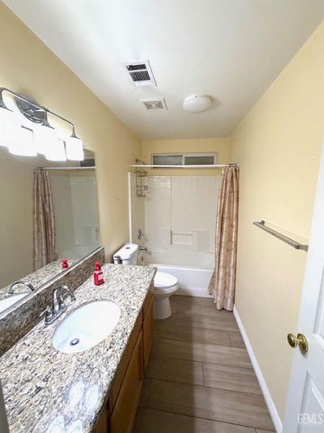 11126 New Forest Drive, Bakersfield, CA 93312