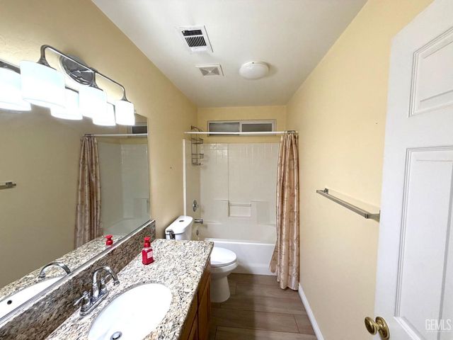 11126 New Forest Drive, Bakersfield, CA 93312