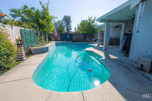 11126 New Forest Drive, Bakersfield, CA 93312