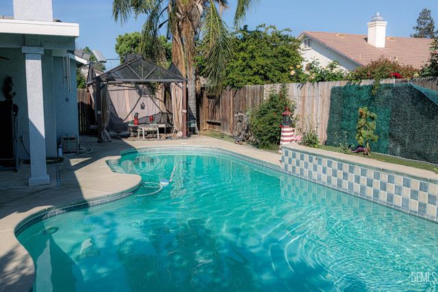 11126 New Forest Drive, Bakersfield, CA 93312