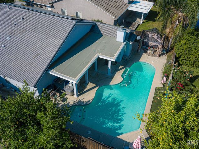 11126 New Forest Drive, Bakersfield, CA 93312