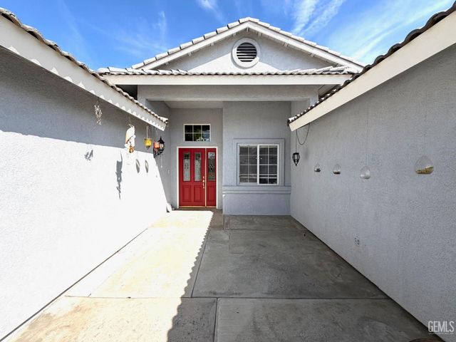 11126 New Forest Drive, Bakersfield, CA 93312