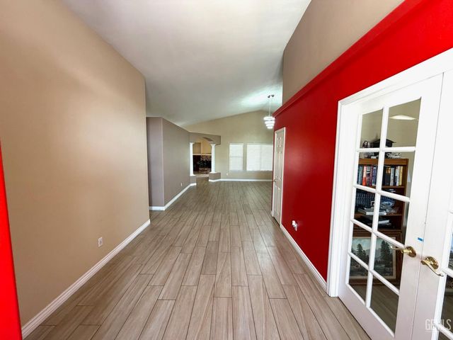 11126 New Forest Drive, Bakersfield, CA 93312