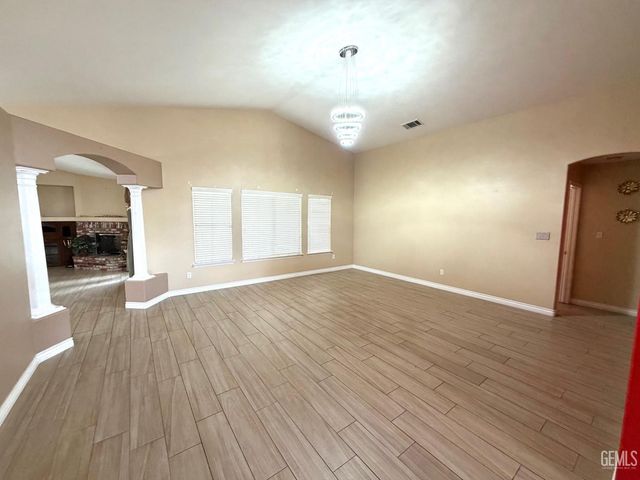 11126 New Forest Drive, Bakersfield, CA 93312