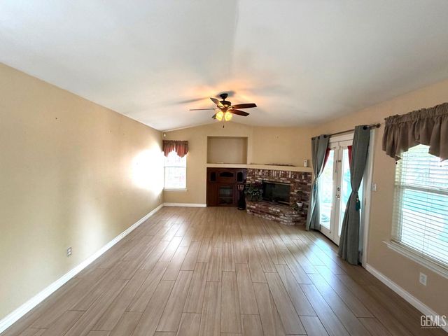 11126 New Forest Drive, Bakersfield, CA 93312