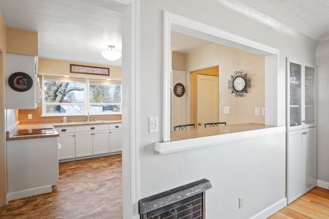 16427 E Riverside Ave, Spokane Valley, WA 99037