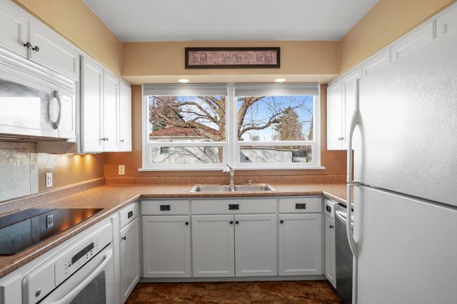 16427 E Riverside Ave, Spokane Valley, WA 99037