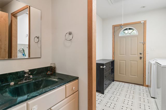 26736 N Circle Drive, Mundelein, IL 60060