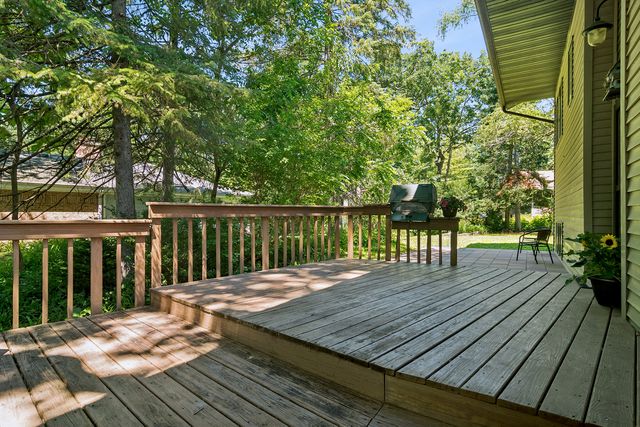 26736 N Circle Drive, Mundelein, IL 60060