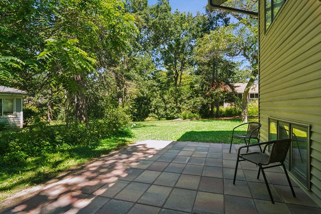 26736 N Circle Drive, Mundelein, IL 60060