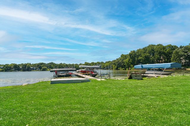 26736 N Circle Drive, Mundelein, IL 60060