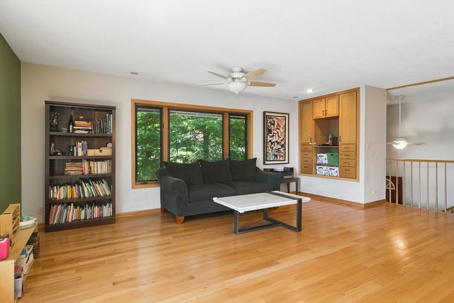26736 N Circle Drive, Mundelein, IL 60060