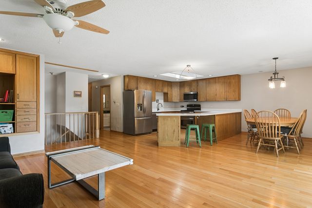 26736 N Circle Drive, Mundelein, IL 60060