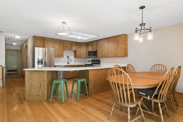26736 N Circle Drive, Mundelein, IL 60060