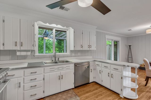 1008 Downey Dr, Nashville, TN 37205