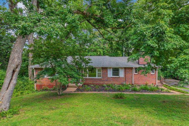 1008 Downey Dr, Nashville, TN 37205