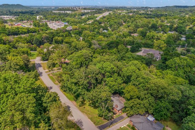 1008 Downey Dr, Nashville, TN 37205