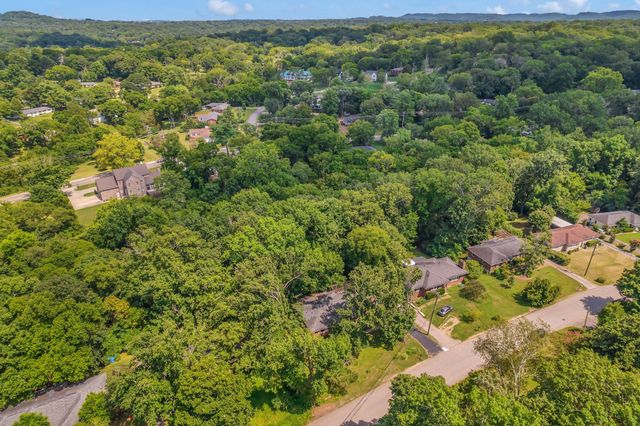 1008 Downey Dr, Nashville, TN 37205