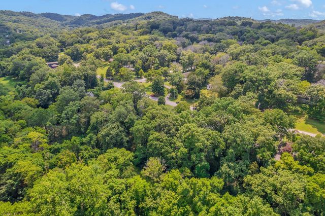 1008 Downey Dr, Nashville, TN 37205