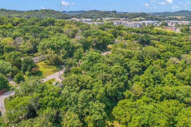 1008 Downey Dr, Nashville, TN 37205