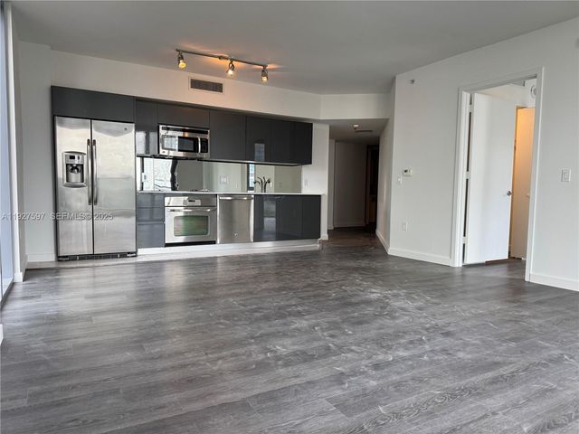 31 SE 6th St 902, Miami, FL 33131