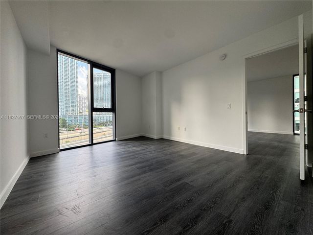 31 SE 6th St 902, Miami, FL 33131