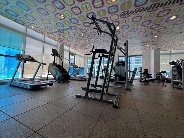 31 SE 6th St 902, Miami, FL 33131