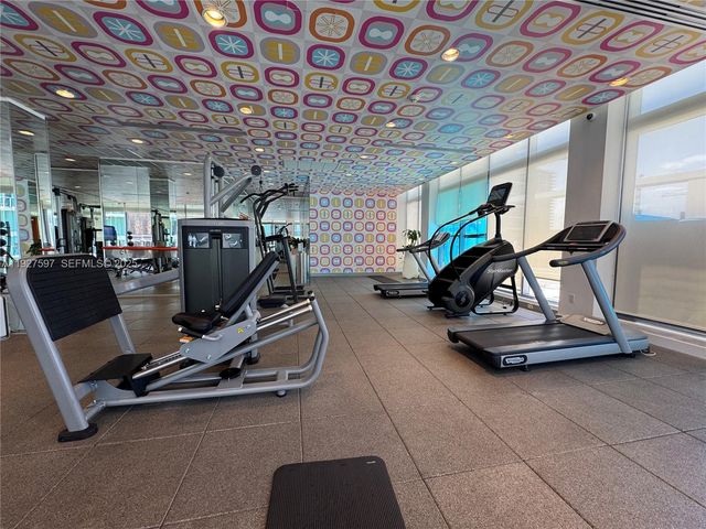 31 SE 6th St 902, Miami, FL 33131