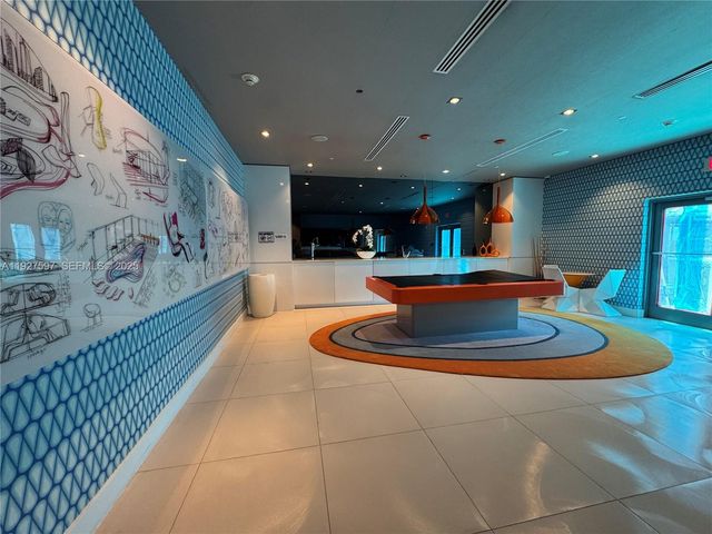 31 SE 6th St 902, Miami, FL 33131