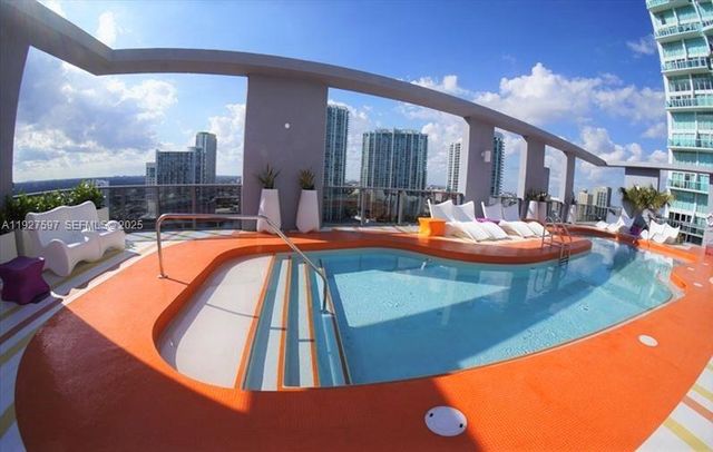 31 SE 6th St 902, Miami, FL 33131