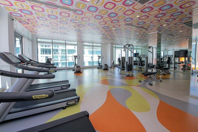 31 SE 6th St 902, Miami, FL 33131