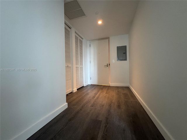 31 SE 6th St 902, Miami, FL 33131