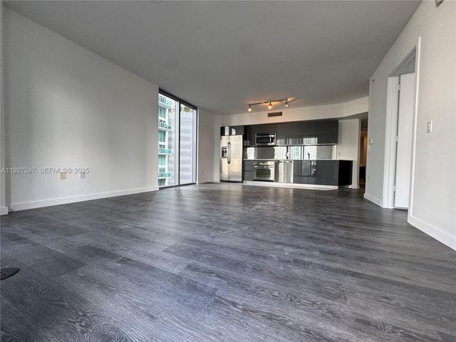 31 SE 6th St 902, Miami, FL 33131