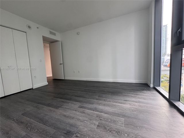 31 SE 6th St 902, Miami, FL 33131