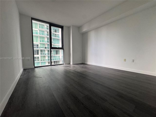 31 SE 6th St 902, Miami, FL 33131