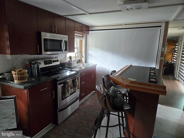 33 SQUAW CIR, Barto, PA 19504