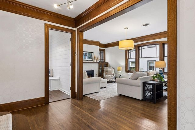 5051 Lyndale Avenue S, Minneapolis, MN 55419