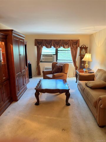 35 SHADY GLEN Court 3F, New Rochelle, NY 10805